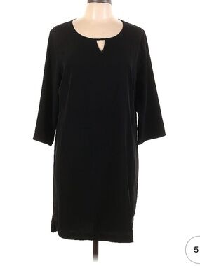 Old Navy Black Long-Sleeve Keyhole Shift Dress